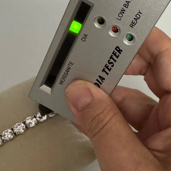 18k Tennis Bracelet - Picture 6 of 11